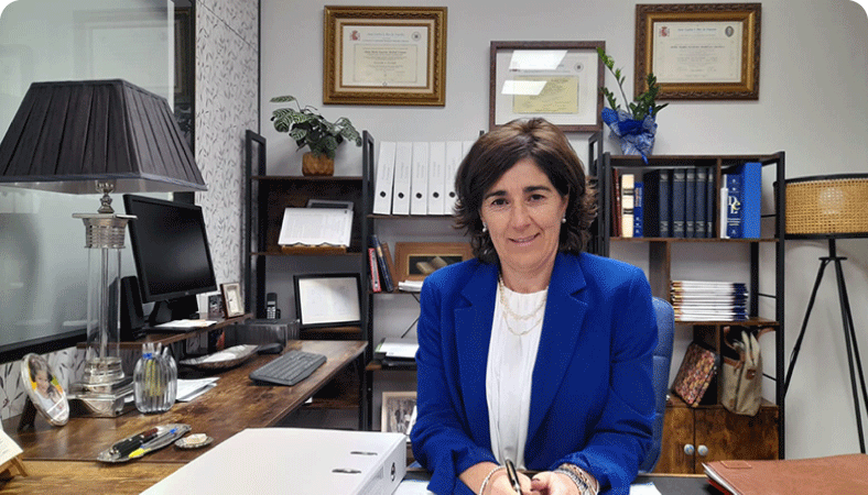 Mª Eugenia Marfull Uranga en su despacho de Irun